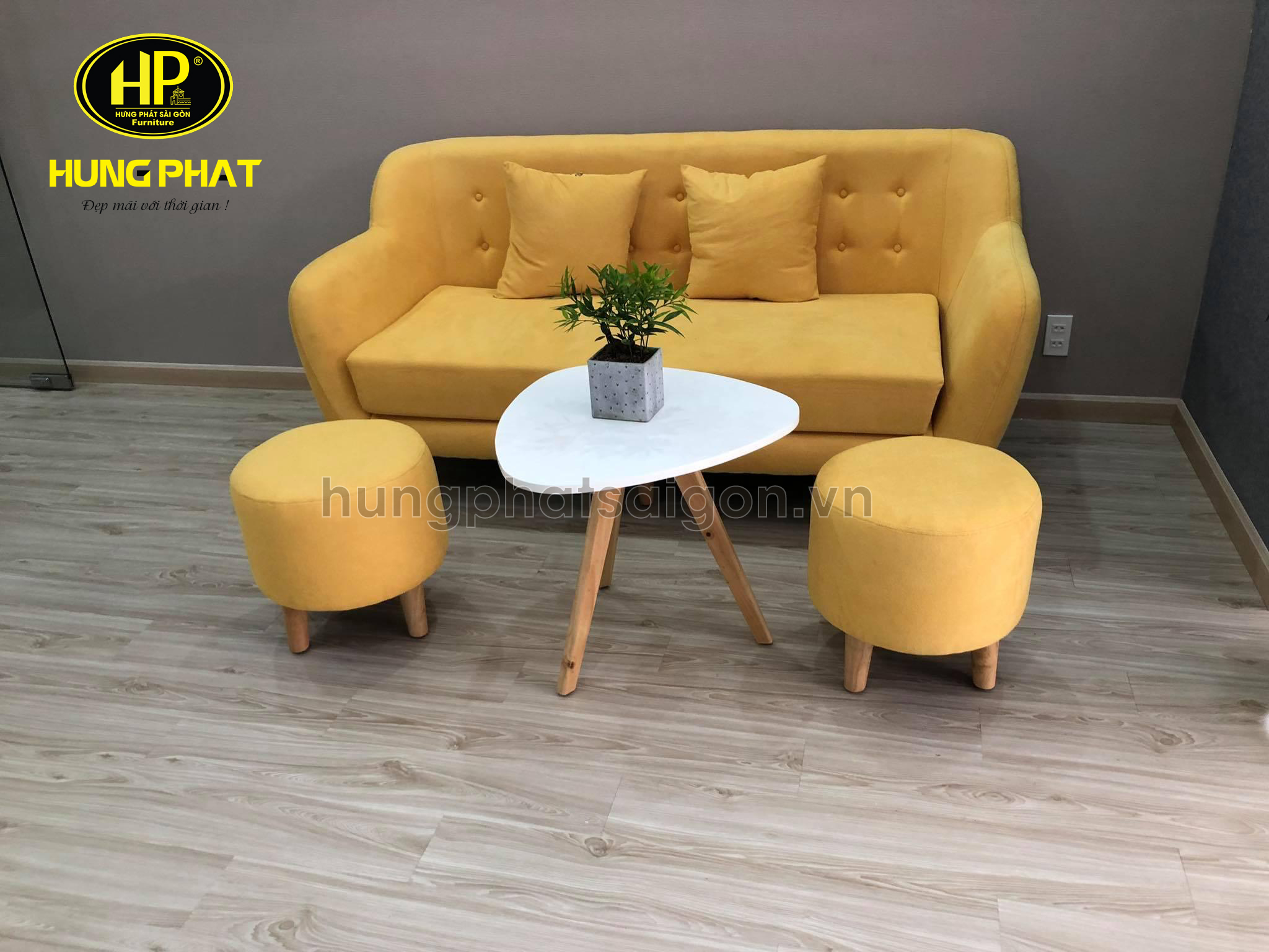 Ghế sofa vải bố H-53A màu vàng năng động của nội thất Hưng Phát Sài Gòn 