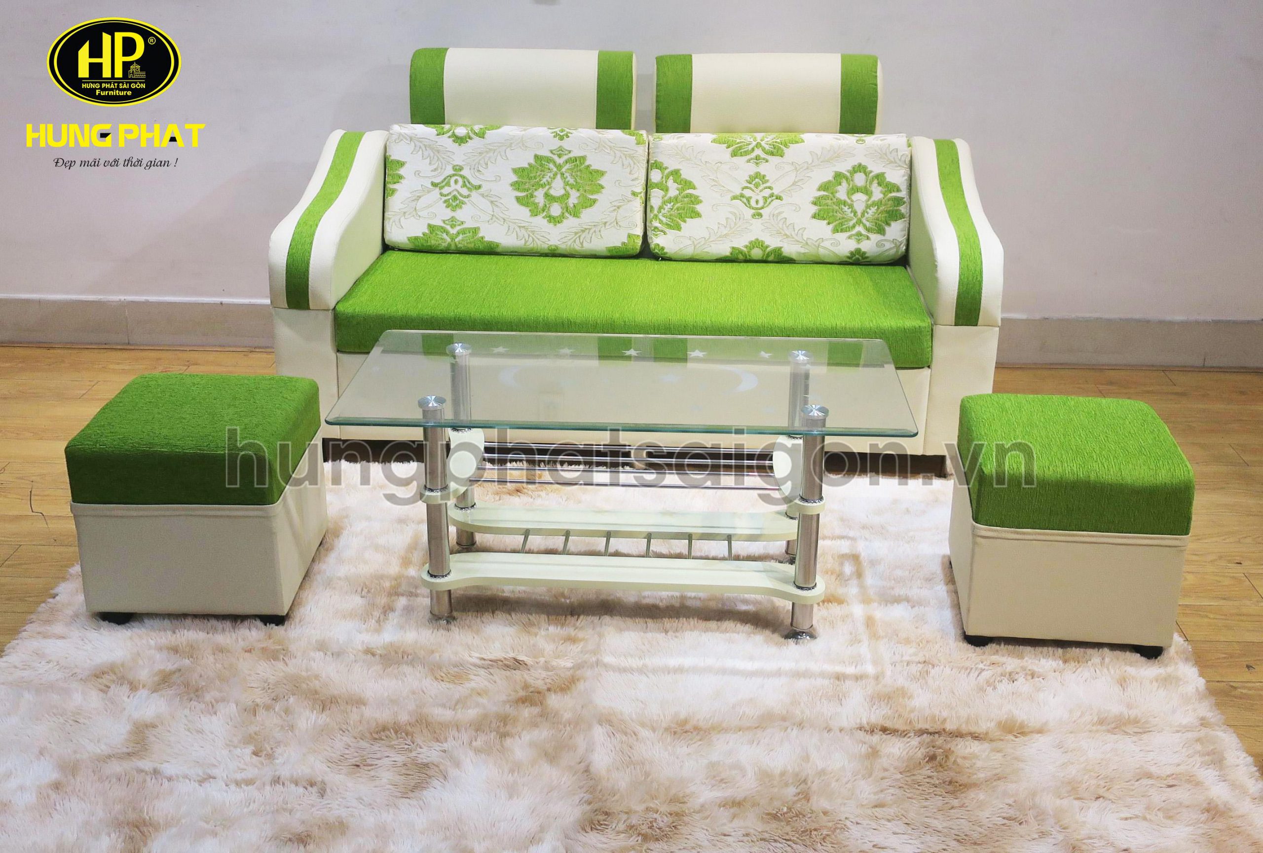 Ghế sofa màu xanh lá mang ý nghĩa về sự may mắn trong phong thủy 