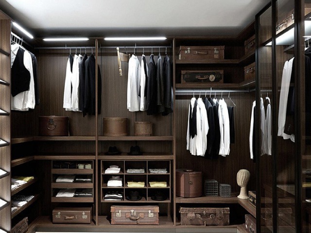 Tủ quần áo gỗ đặt tại không gian gia đình
