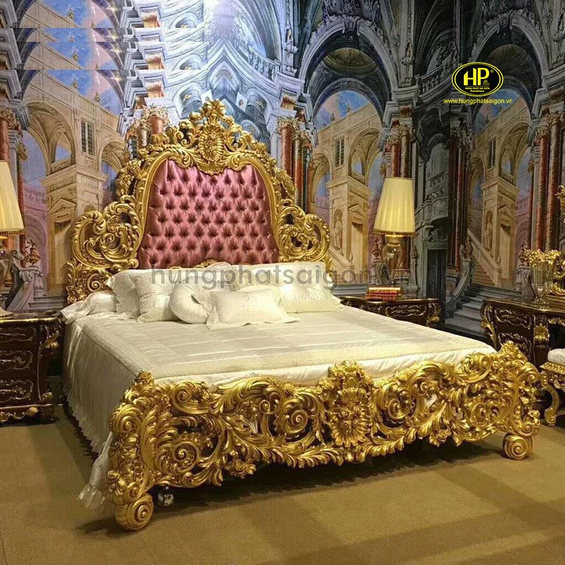 Giường ngủ dát vàng kiểu dáng sang trọng 