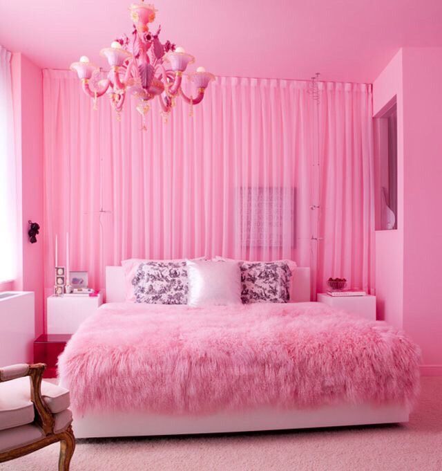 giường lông màu hồng