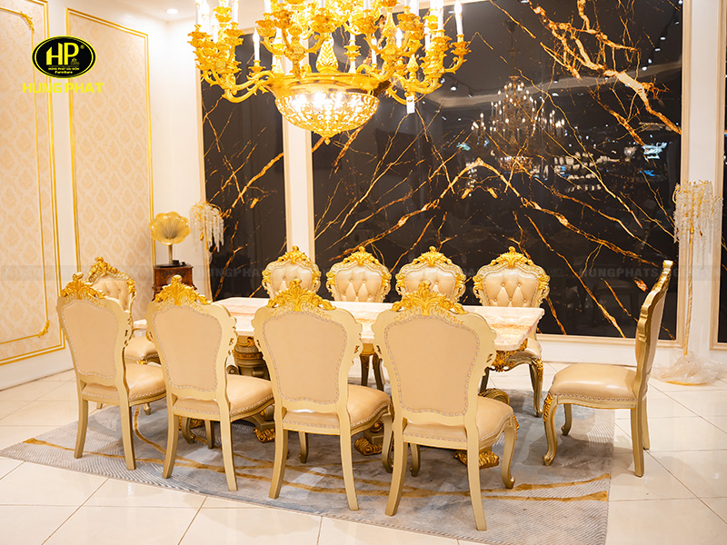 ghế ngồi bọc da màu be sang trọng