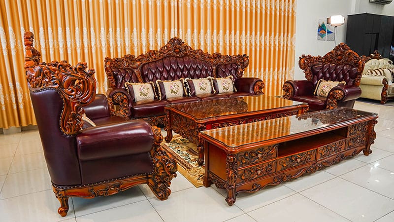 sofa có màu sắc trầm ấm mang đến vẻ đẹp trang nhã