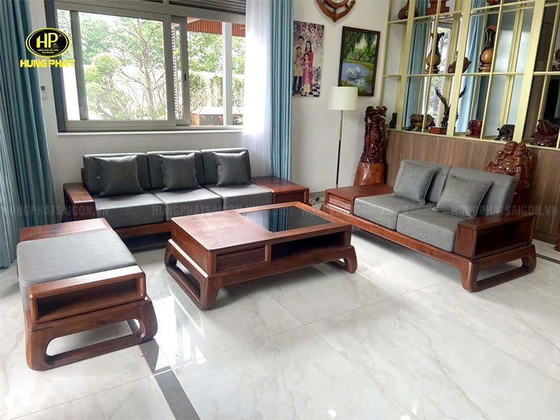 bày trí tạo nên bộ sofa lớn tại phòng khách