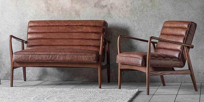 vải, da, gỗ là những chất liệu phổ biến của sofa Vintage