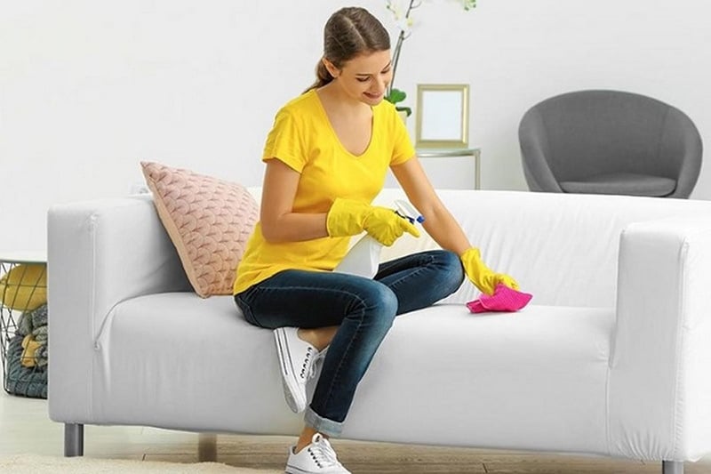 vệ sinh ghế sofa thường xuyên để đảm bảo tính thẩm mỹ và độ bền