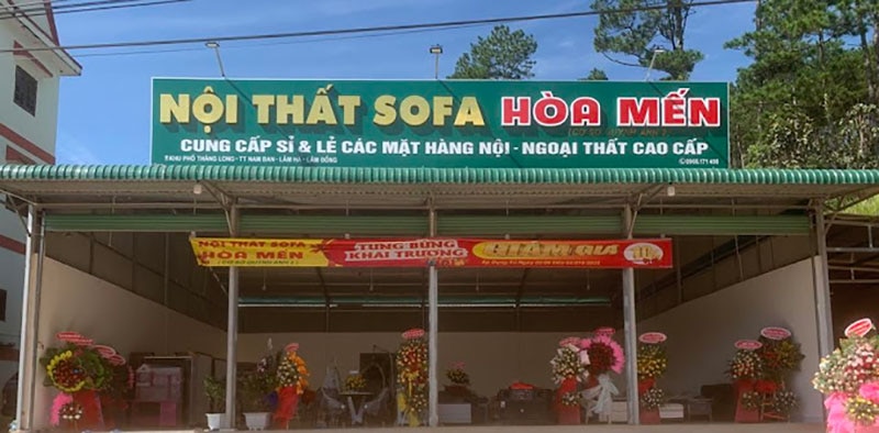 cửa hàng sofa hoa men