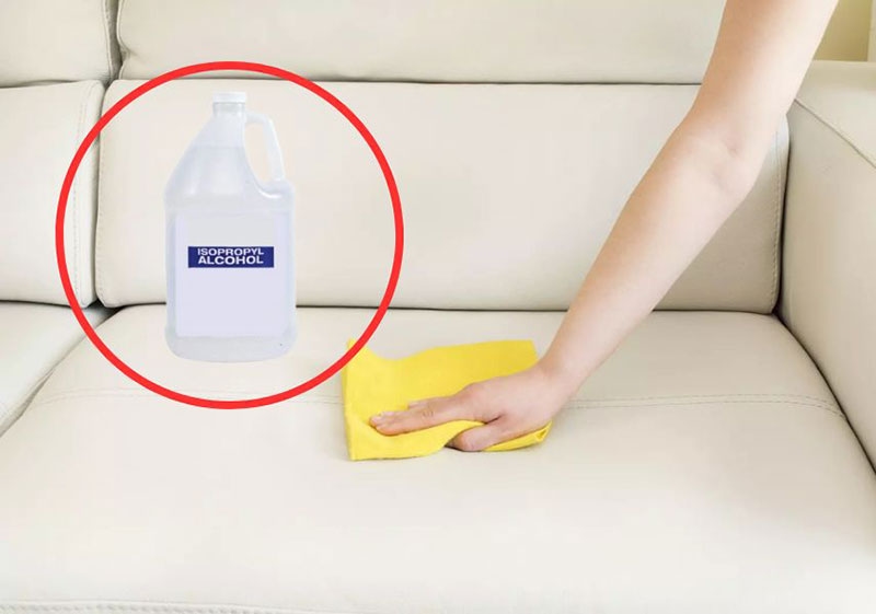 làm sạch ghế sofa da trắng bằng Isopropyl Alcohol