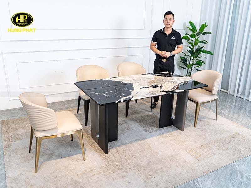 ảnh chụp bàn ăn mặt đá hlt25-2020 tại showroom hưng phát sài gòn