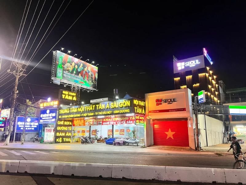 cửa hiệu tân á