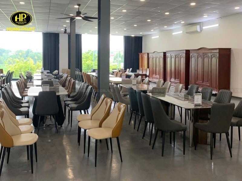 trải nghiệm showroom thực tế