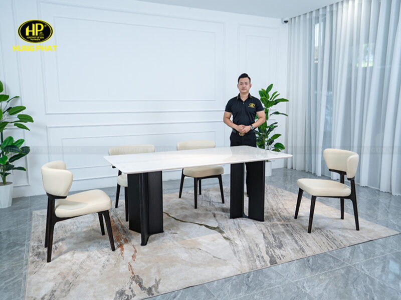 bàn ăn mặt đá 6131 chuoj tại showroom hpsg